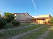 Casa 2/4 com grande quintal a 30m da praia da teresa em...