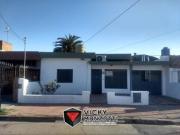 Casa 2 dor. con Patio Barrio Dean Funes