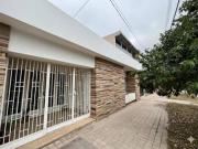 Casa 2 dorm. patio y cochera en General Paz VENTA
