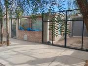 Casa 2 dormitorio con pileta en centenario