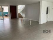 Casa 2 dormitórios, 1 suíte, 4 vagas, Bairro Central Park