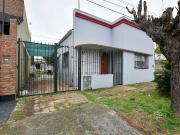 Casa 2 dormitorios c/ cochera + depto