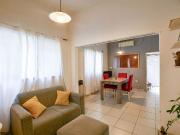 Casa 2 dormitorios c/ cochera + depto