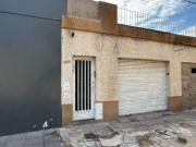 Casa 2 dormitorios + cochera para reciclar