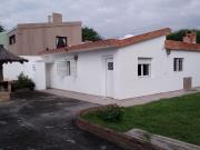 Casa 2 dormitorios cochera Quintas de Arguello