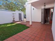 Casa 2 dormitorios comodín, c/ patio, terraza y cochera