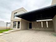 Casa 2 dormitorios con cochera doble Barrio Docta