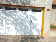 CASA 2 DORMITORIOS CON COCHERA PERMUTA