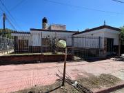 CASA 2 DORMITORIOS + DEPARTAMENTO ALBERDI