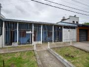 CASA 2 DORMITORIOS EN VENTA CON COCHERA LA PLATA