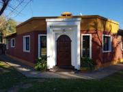 Casa 2 dormitorios, jardín y pileta