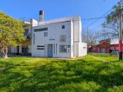 CASA 2 DORMITORIOS PARRILLERO GARAGE