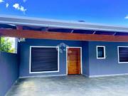 Casa 2 dormitórios, pátio amplo e 2 vagas cobertas em...