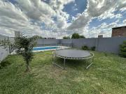 Casa 2 dormitorios patio y pileta, parque habitacional...