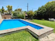 CASA 2 DORMITORIOS VENTA LA PLATA PATIO Y PILETA