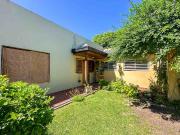 CASA 2 DORMITORIOS VENTA LA PLATA +PILETA+QUINCHO