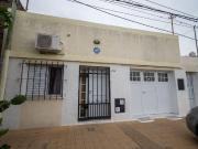 CASA 2 DORMITORIOS y COCHERA BARRIO ROMA