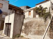 Casa 2 locali indipendenti +garage e giardino