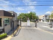 Casa 2 pisos en venta en Hacienda Carrizales 525,...