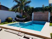 Casa 2 Plantas, 5 Amb c/ Jardín y Pileta Climatiz