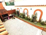 Casa 2 plantas con patio y parrilla en Villa Devoto.... Casa 2 plantas con patio y parrilla en Villa Devoto....