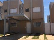 Casa 2 suítes em Condomínio