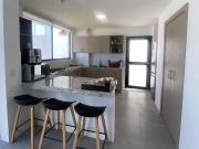 Casa 2dormitorios con amplio patio en Urb.La Costa,...