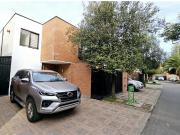 Casa 2pisos 4d+3b+2estc en Huechuraba