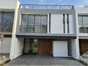 CASA 327 CON ROOF EN SOLARES RESIDENCIAL