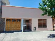 CASA 3 ABMIENTES CON COCHERA Y FONDO