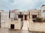 CASA 3 AMBBIENTES + DEPARTAMENTO 2 AMBIENTES