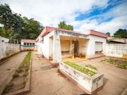 Casa 3 ambientes amplio terreno, cochera excelente zona