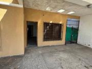 Casa 3 ambientes, cochera y patio