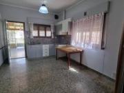 Casa 3 ambientes con amplio verde, apto credito