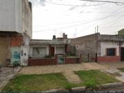 CASA 3 AMBIENTES CON COCHERA Y PATIO