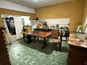 Casa 3 ambientes con jardin y terraza