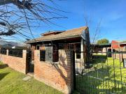 Casa 3 Ambientes con Parque y Cochera en Las Dalias –...