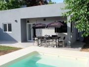 Casa 3 ambientes con pileta amoblada en alquiler El...