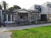 Casa 3 ambientes en venta F.Varela jardín y garage