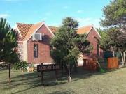 CASA 3 AMBIENTES, Y 4 DUPLEX DE 2 AMBIENTES ENFRENTE A...