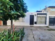 VENTA/PERMUTA Casa al frente, 3 dormitorios Zona Oeste,...