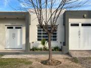 CASA 3 DORM CON PILETA EN VENTA B° EVITA V. MARIA