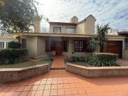 CASA 3 DORM PLANO Y ESCRITURA SANTA CECILA