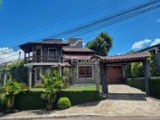 Casa, 3 dormitórios, 250 m², em Niterói