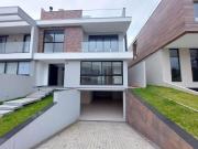 Casa 3 Dormitórios, 3 Suítes, 354 m², à venda por R$...