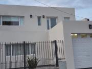 CASA 3 DORMITORIOS B. ROCA