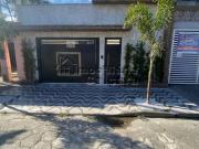 Casa 3 dormitórios com piscina aquecida a 400m do mar!