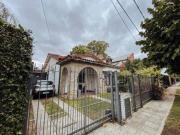 Casa 3 dormitorios con parque y cochera