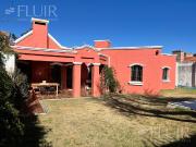 CASA 3 DORMITORIOS EN AMPERE 6700 A MEDIA CUADRA DE...