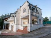 Casa 3 dormitorios en barrio Cantegril, Río Ceballos,...